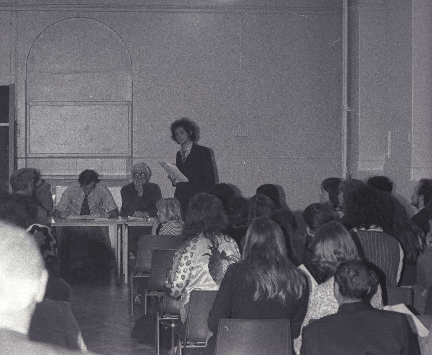 Patrick Allen addresses a public meeting, 1975